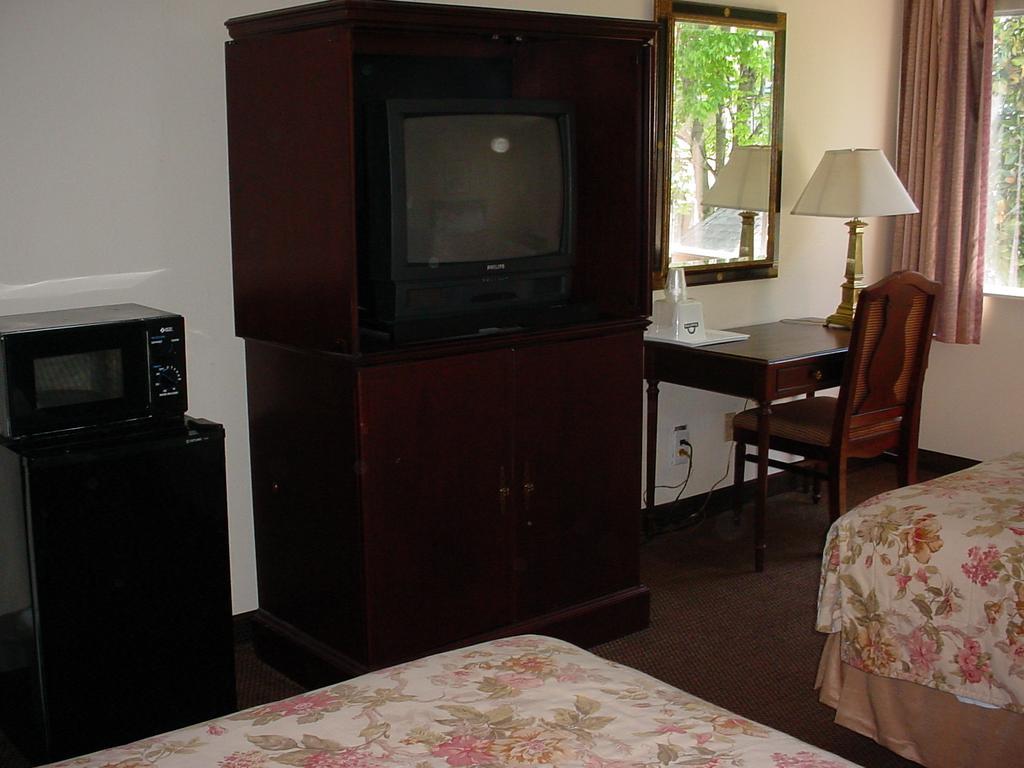 Rodeway Inn Montgomery Phòng bức ảnh